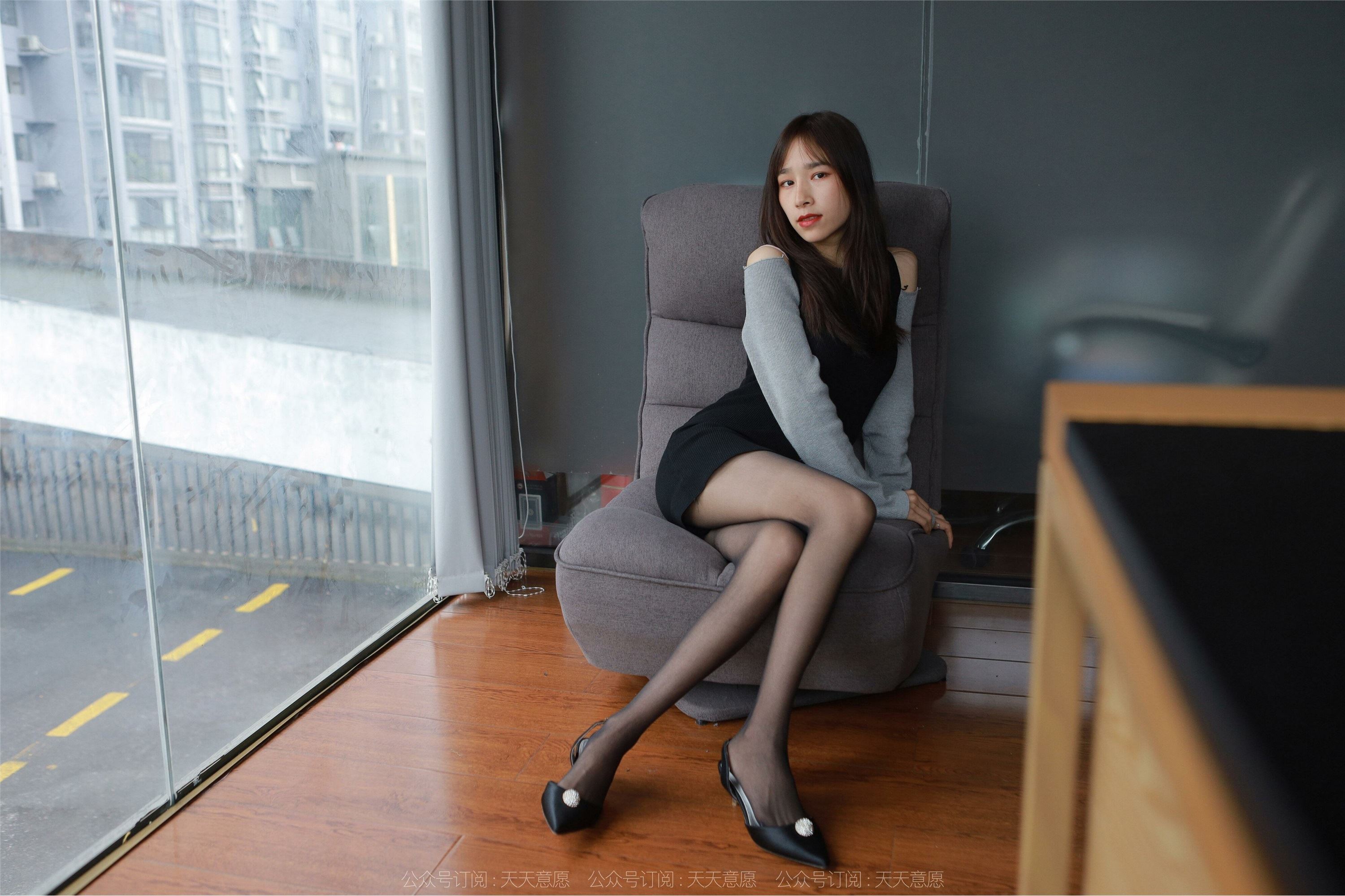 IESS异思趣向 2022.03.26 丝享家1040：美子《沙发上的黑丝》